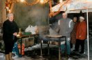 Nikolausfeier in den 90er-Jahren: am 6. Dezember jedes Jahres laden die Densberger Fr�hst�cker traditionell zu W�rstchen, Gl�hwein etc. auf den Dorfplatz ein